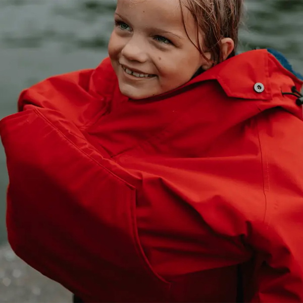 2025 Red Paddle Co Junior Dry Changing Poncho 00200900601 - Red